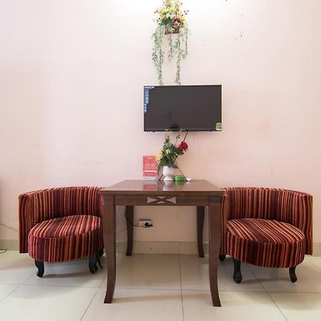 Reddoorz Plus Near Aeon Mall Tan Phu 2 Ho-Chi-Minh-Stadt Exterior foto